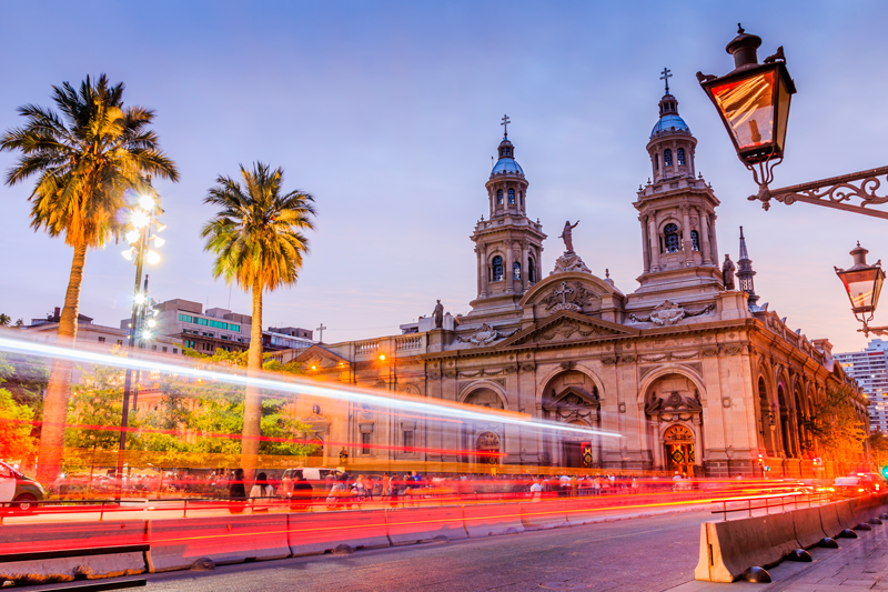 Frente corretora de câmbio - Viagem para o chile, conheça a catedral metropolitana